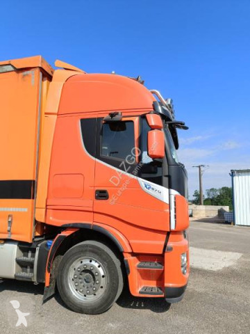 Camión tautliner (lonas correderas) Iveco