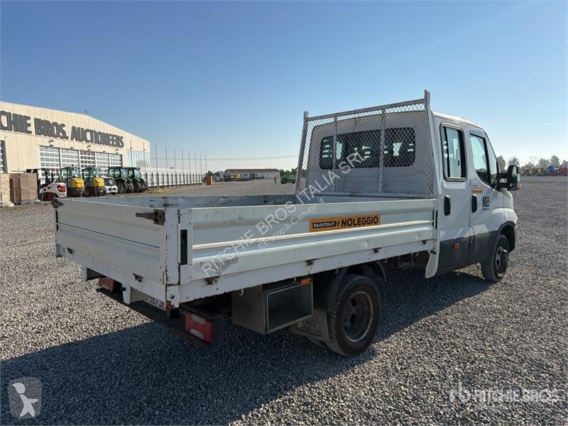 Furgoneta Iveco 35C17 Crew Cab Flatbed Truck