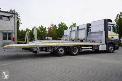 Vrachtwagen autotransporter Mercedes