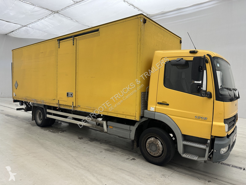 Camión Mercedes 1218