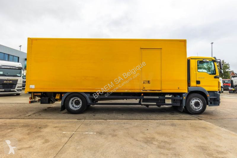 Camión MAN 18.250 BL + DHOLLANDIA 2T.