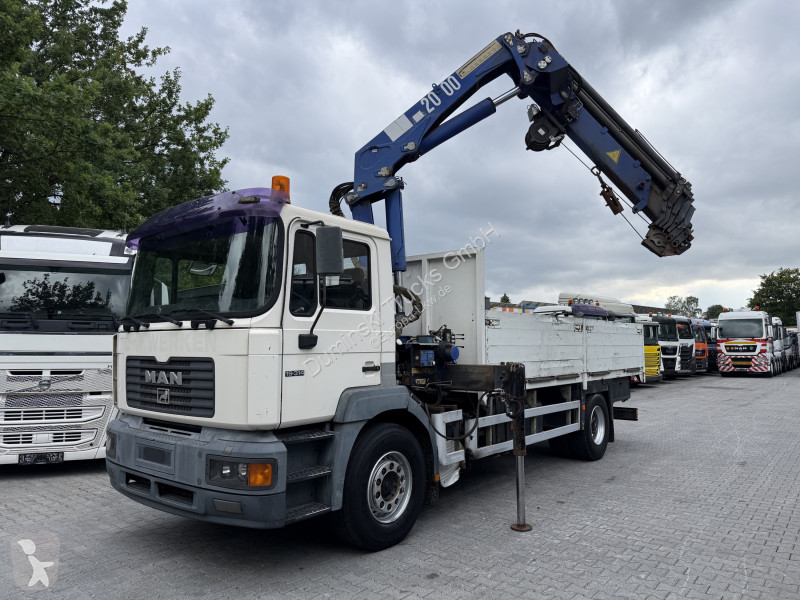 Kamion MAN F2000 Kran HMF 2000 bis 23 Meter