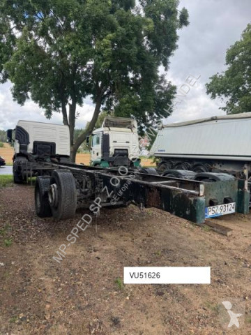 Camión chasis Volvo