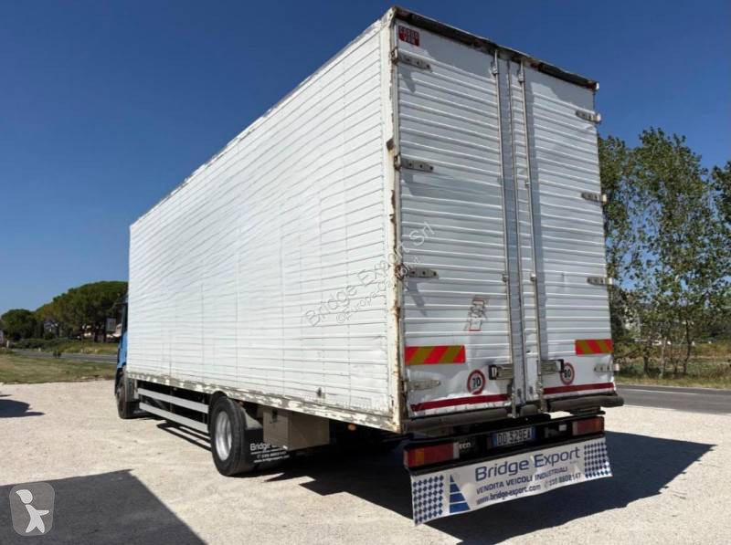 Camión Iveco 180 E 28