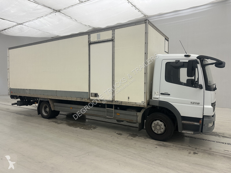 Camión Mercedes 1218