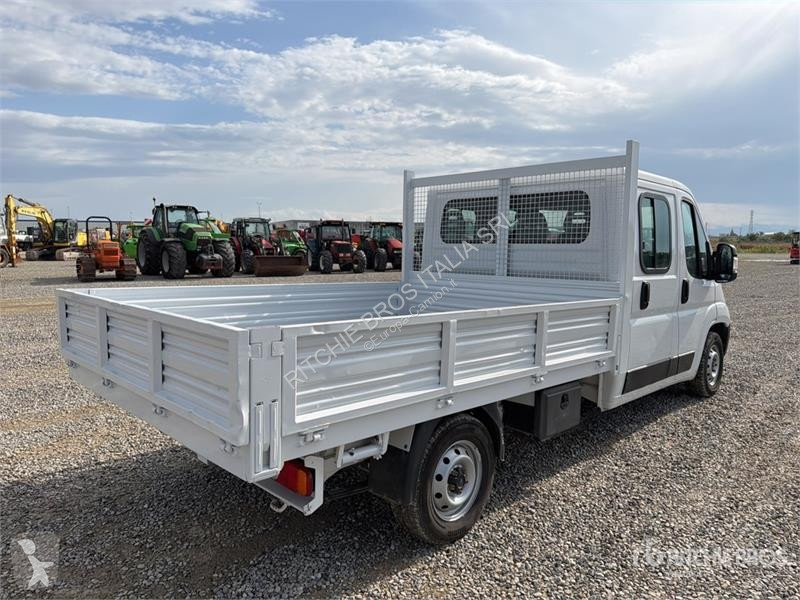 Kamion Fiat ducato Crew Cab Flatbed Truck