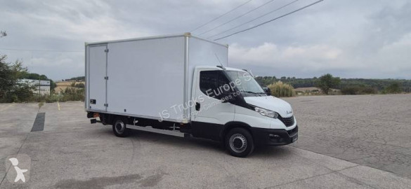 Camión furgón Iveco