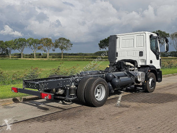 Camión chasis Iveco