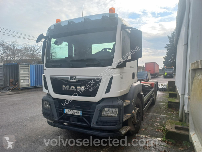 MAN  truck