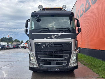 Vrachtwagen kipper Volvo