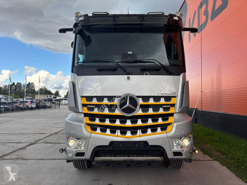 Mercedes 3258 8x4 RETARDER / BOX L=5542 mm truck