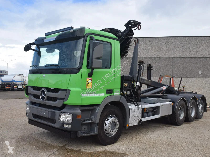 Kamion Mercedes 3236 Hooklift + Hiabcrane