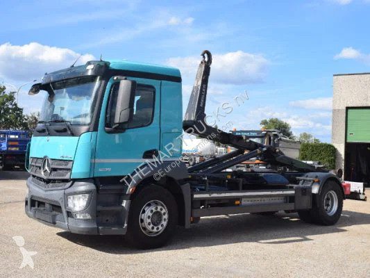 Kamion Mercedes 1835 Hooklift