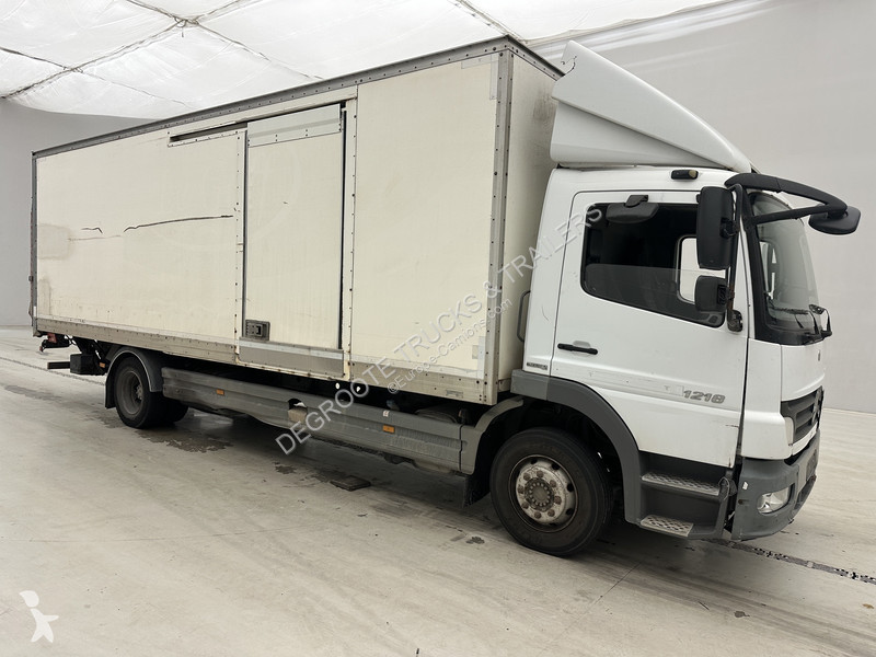 Camión Mercedes 1218