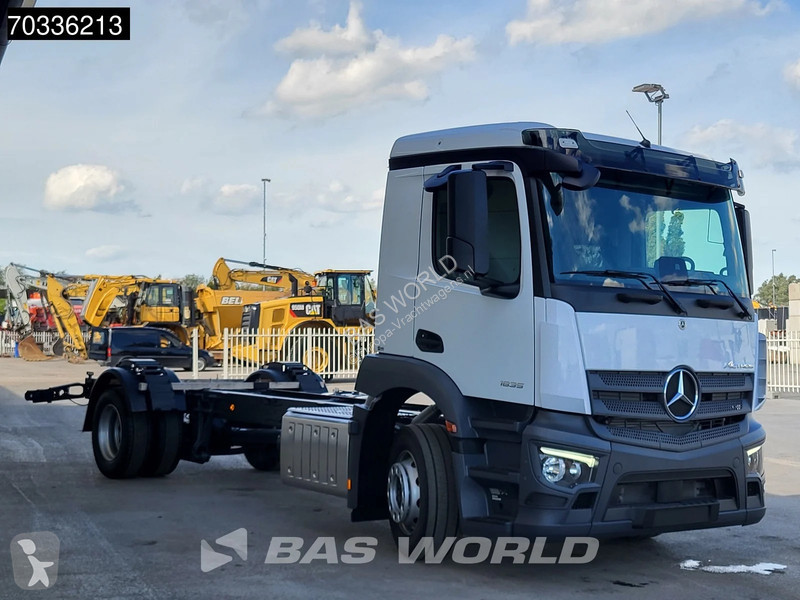 Teherautó Mercedes 1835 4X2 NEW chassis 5200mm...