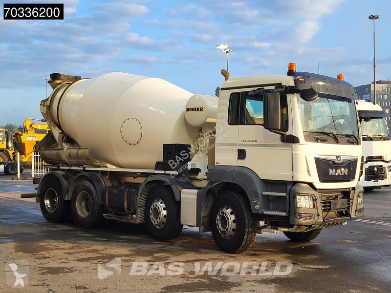 Camión MAN 32.420  8X4 Liebherr 9m3 Mixer Full...
