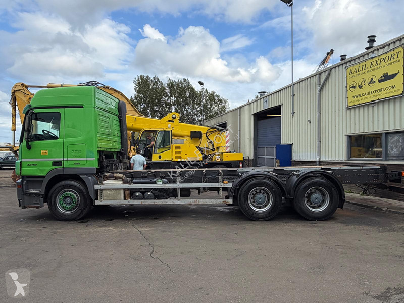 Camión Mercedes 3348 Long Chassis Cabine - MP3...