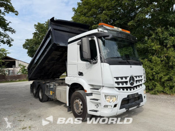 Camión Mercedes Arocs 2536