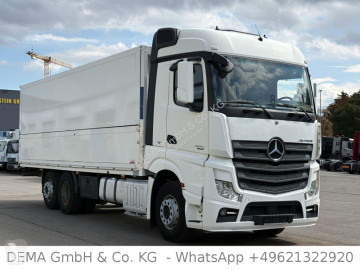 Camión volquete Mercedes