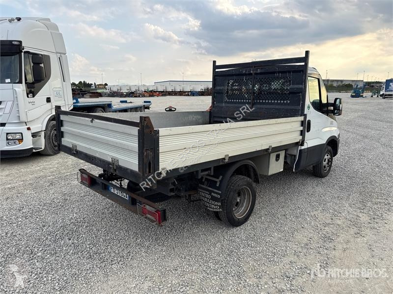 Camión Iveco 35C12 Dump Truck (Inoperable)