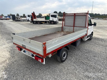 Volkswagen plató teherautó