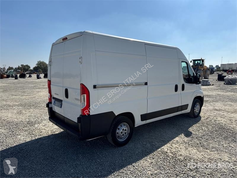 Camion Peugeot 335 L2H2 2.0 BLUEHDI 130CV Van...