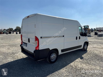 Peugeot furgon teherautó