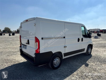 Peugeot furgon teherautó