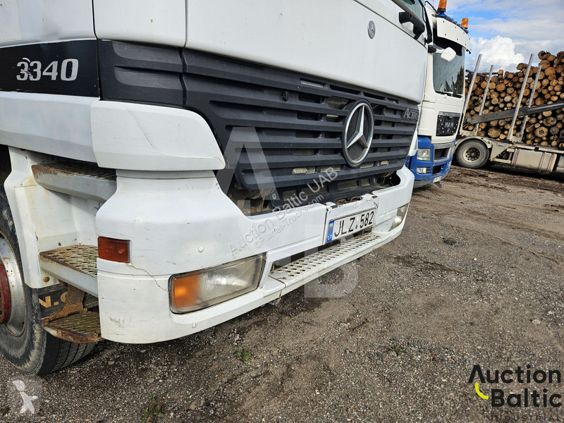 Camión Mercedes 3340