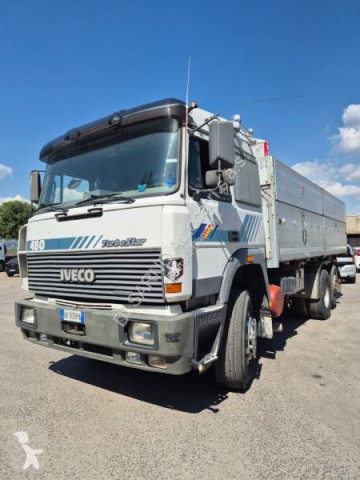 Camión volquete Iveco