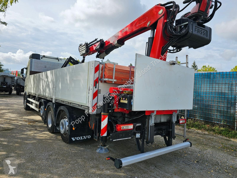 Camion Volvo 460 8x2 Tridem*Baustoff, Fassi...