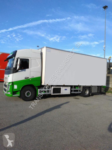 Camión chasis Volvo