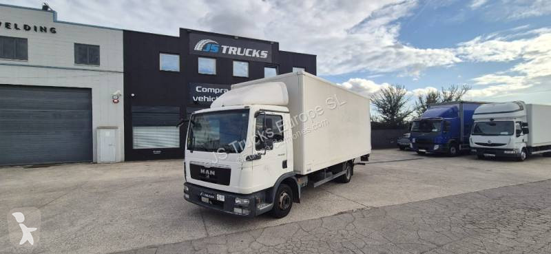 MAN 8.180 truck