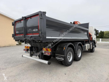 Camião bi-basculante Volvo