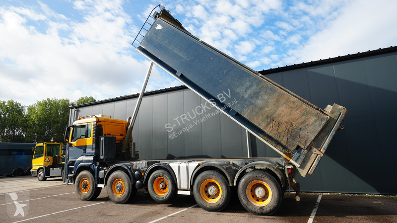 Camión MAN 49.440 10x8 tipper 486.300km