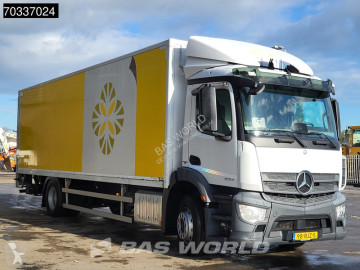 Camião furgão Mercedes