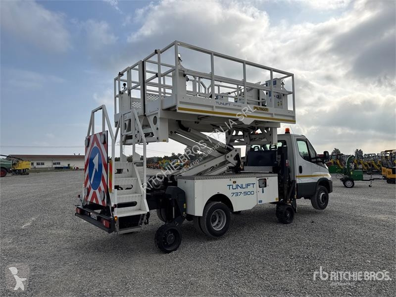 Camion Iveco Palfinger Tunlift 737-500 5 m on...