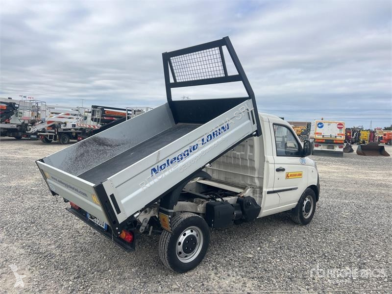 Camion Piaggio NP6 Flatbed Dump Truck