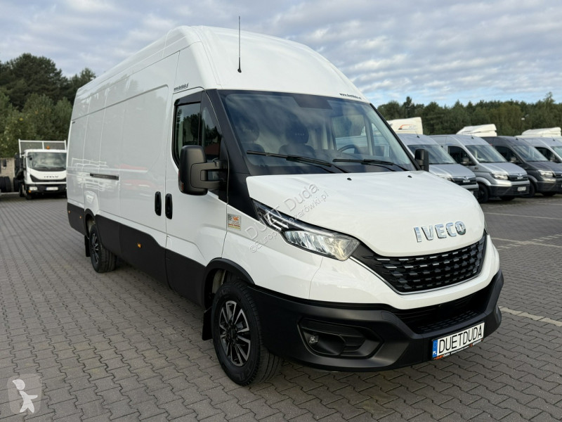 Camião Iveco 35S21