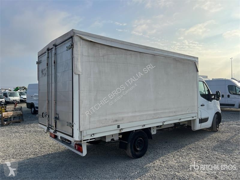 Camião Nissan NV400 P/M Curtain Side Truck