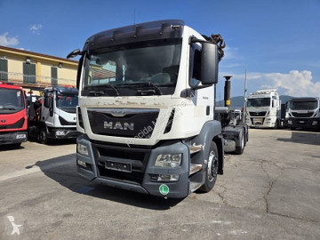 Camion tri-benne MAN
