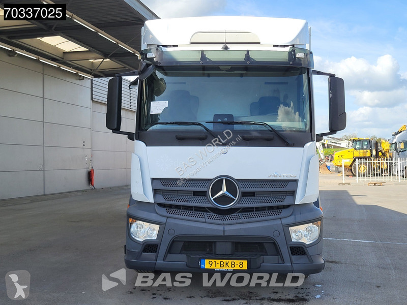 Camion Mercedes 2124 4X2 2t Tailgate 6-Cylinder...