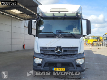 Camião furgão Mercedes