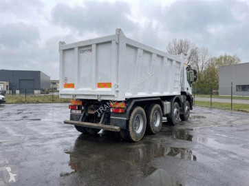 Camión volquete Iveco nuevo