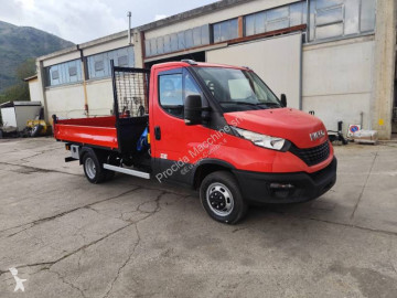 Utilitaire benne Iveco