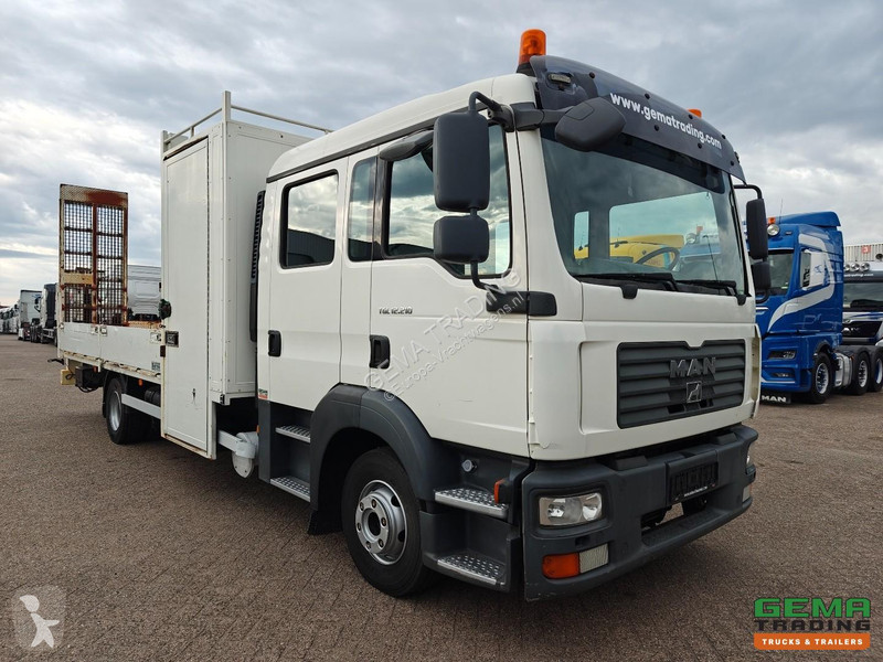 Camião MAN 12.210 4x2 Double Cab (6 persons)...