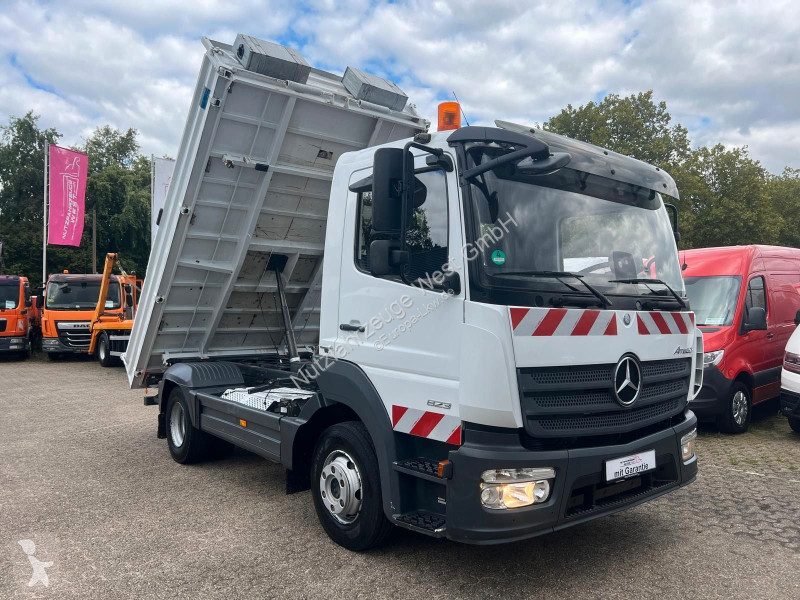 Camion Mercedes 823
