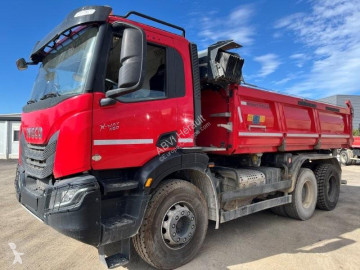 Camião bi-basculante Iveco