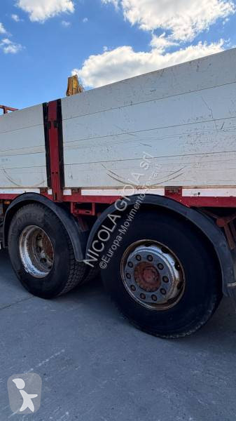 Camion plateau ridelles Iveco