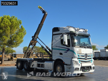 Mercedes hook arm system truck